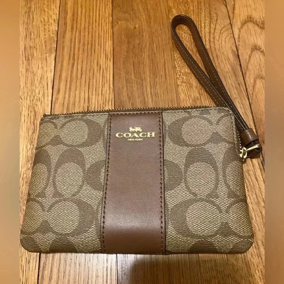 NWT COACH Brown Wristlet - Picture 1 of 6